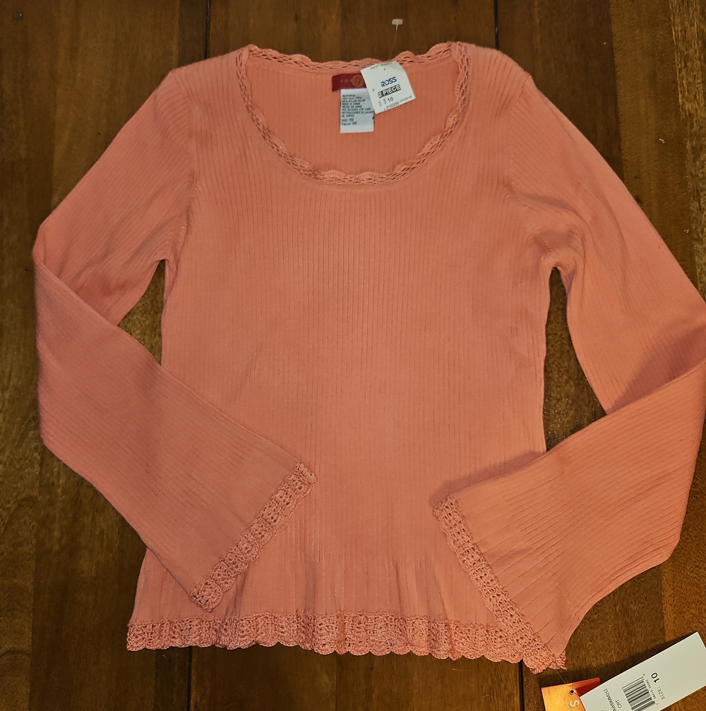Sangria Coral Lace-Trim Ribbed Long Sleeve Top